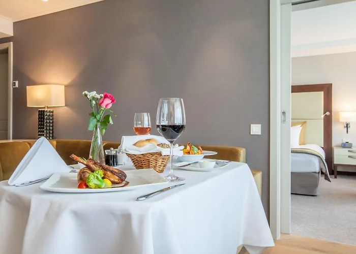 One-Bedroom King Suite