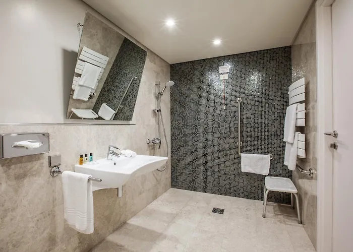 Standard Twin Room Mobility accessible